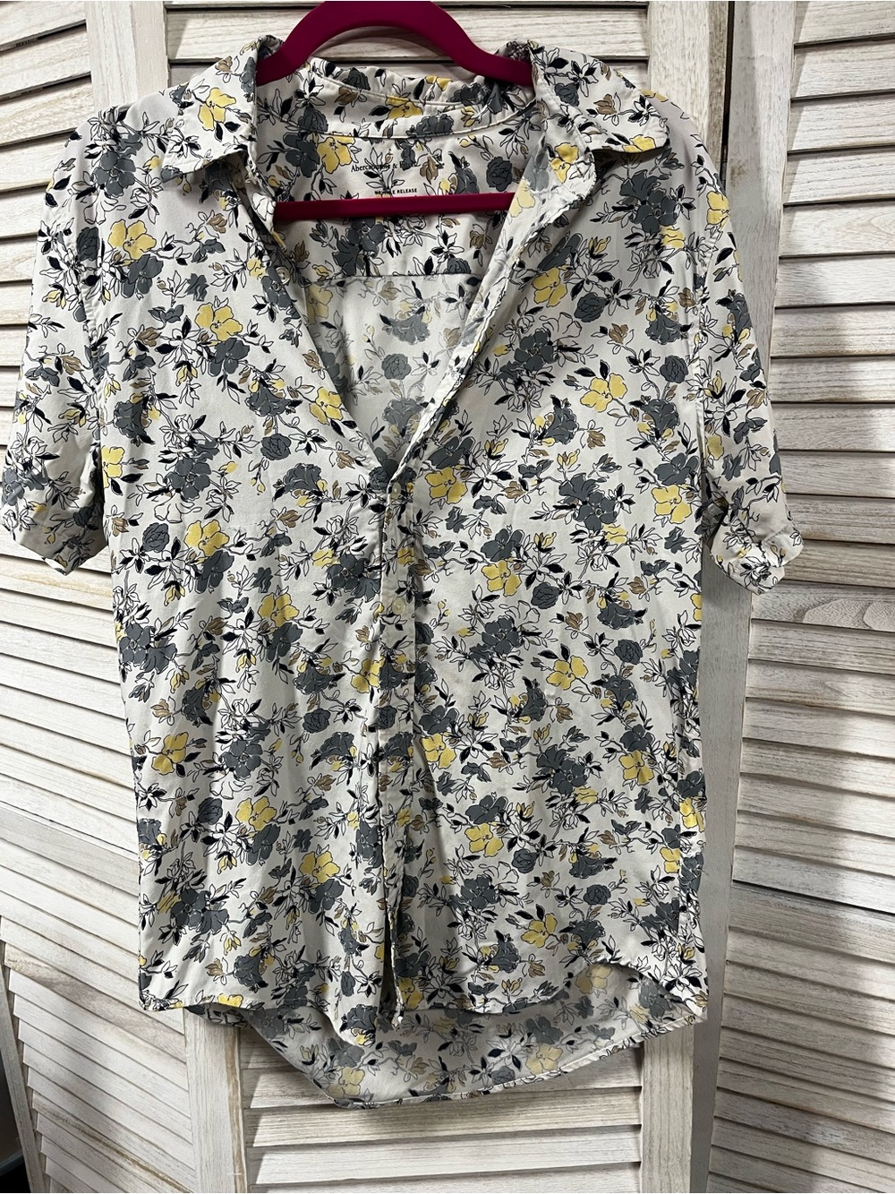 Abercrombie & Fitch Men’s Floral Button Front Shirt Short Sleeve Medium